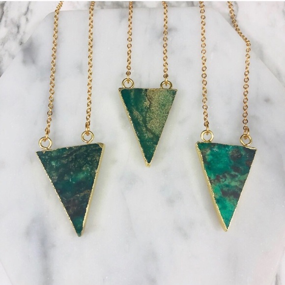 Last 1! 🌟HP🌟 Chrysoprase Mineral Necklace - Picture 2 of 7